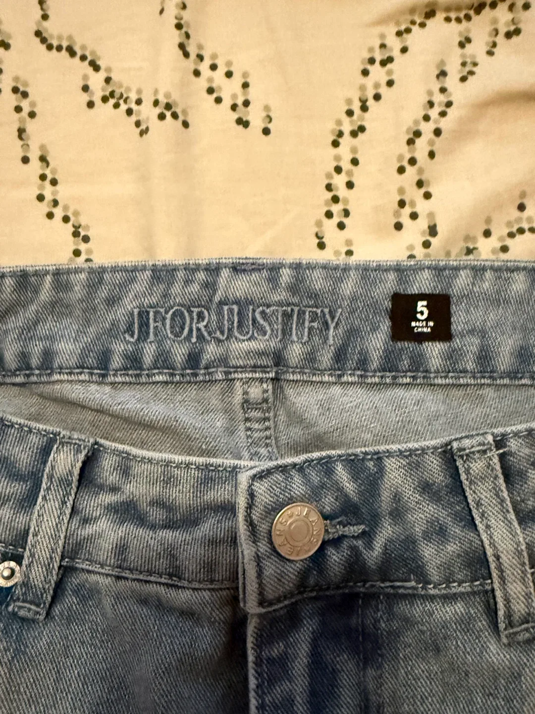 JFORJUSTIFY Women's Jeans Size 5 - photo 2
