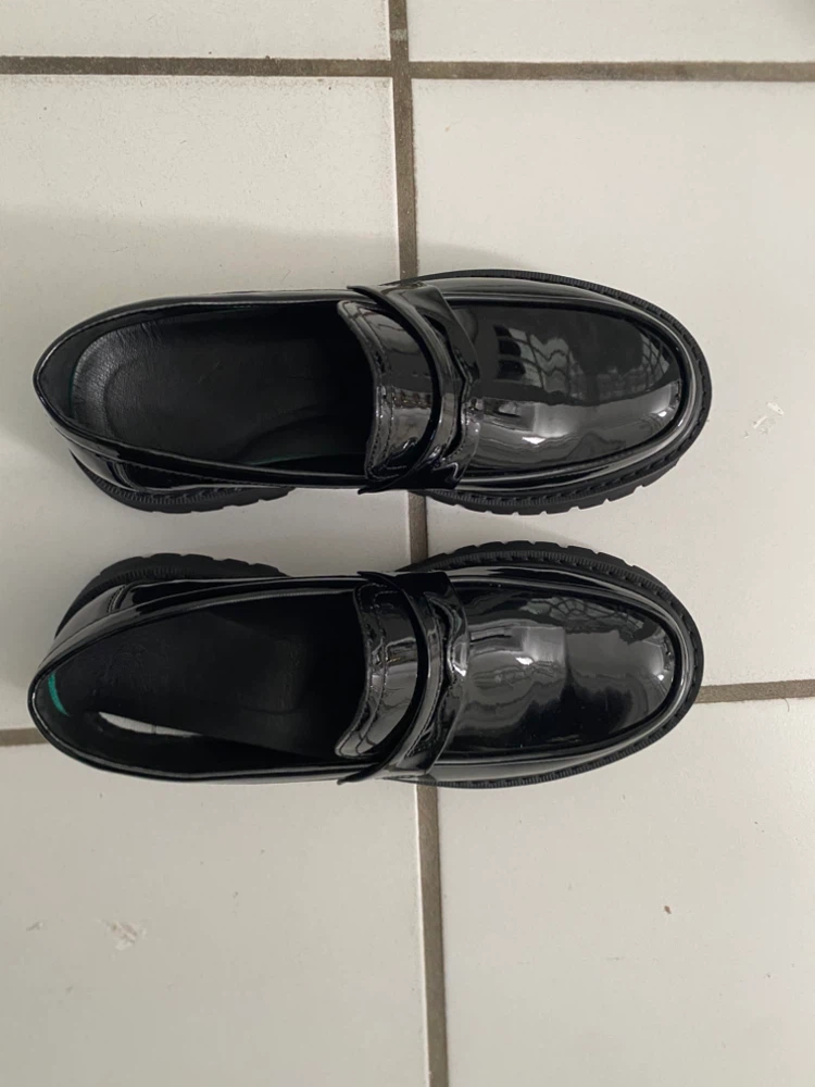 Black patent loafers with chunky soles - photo 2