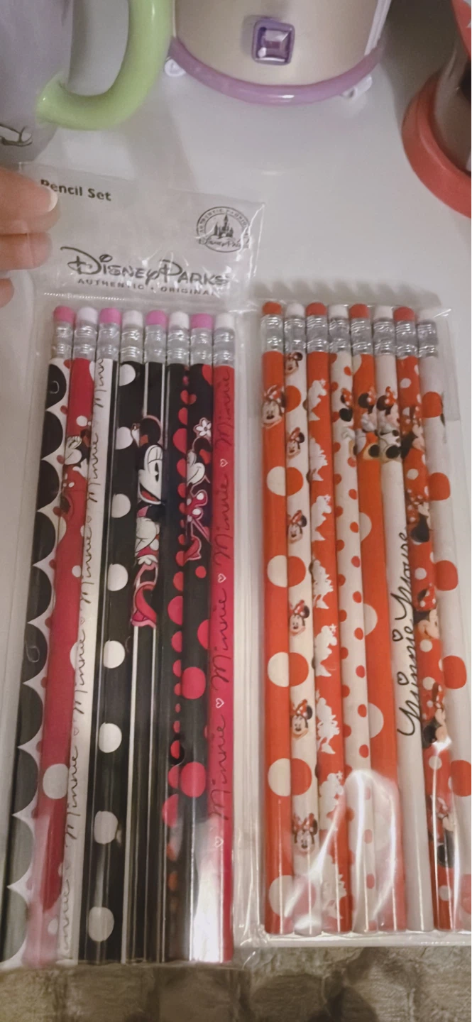 New collectible Disney parks pencils sets - photo 2