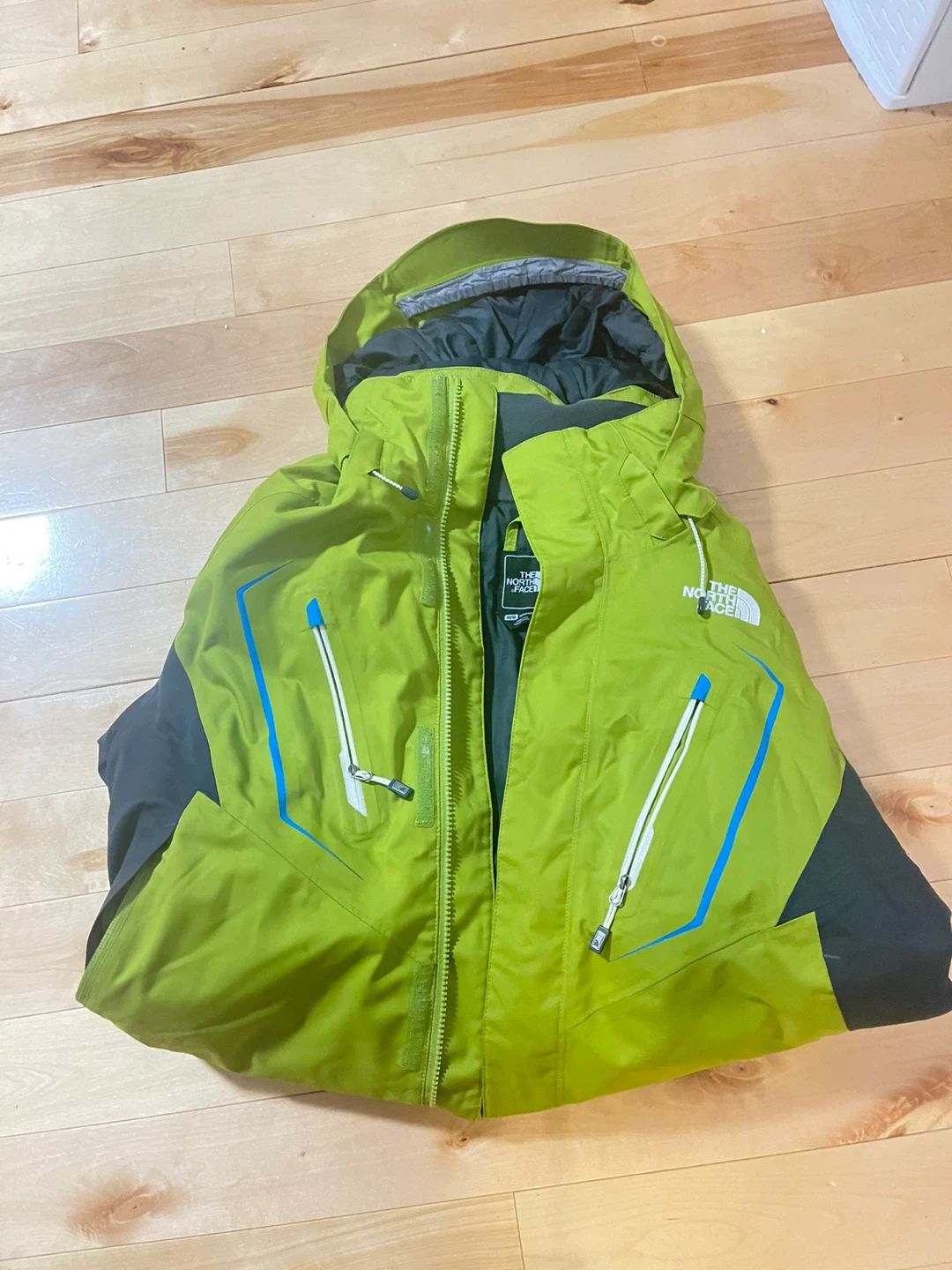 The North Face Ski Jacket - Lime Green - photo 2