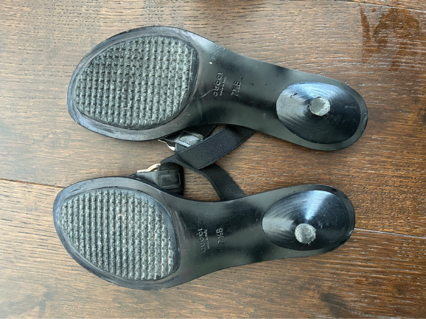 Gucci Black Thong Sandals - photo 3