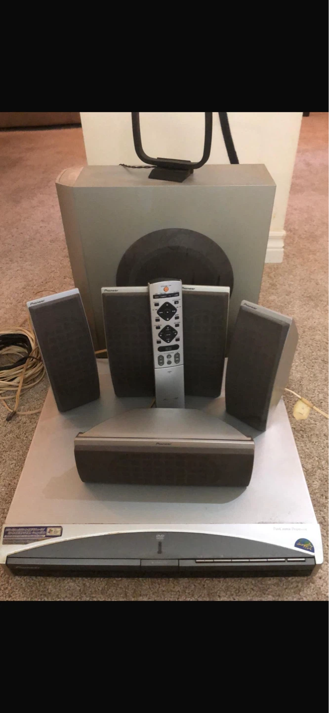 Pioneer XV-DV430 DVD/CD Receiver with Speakers