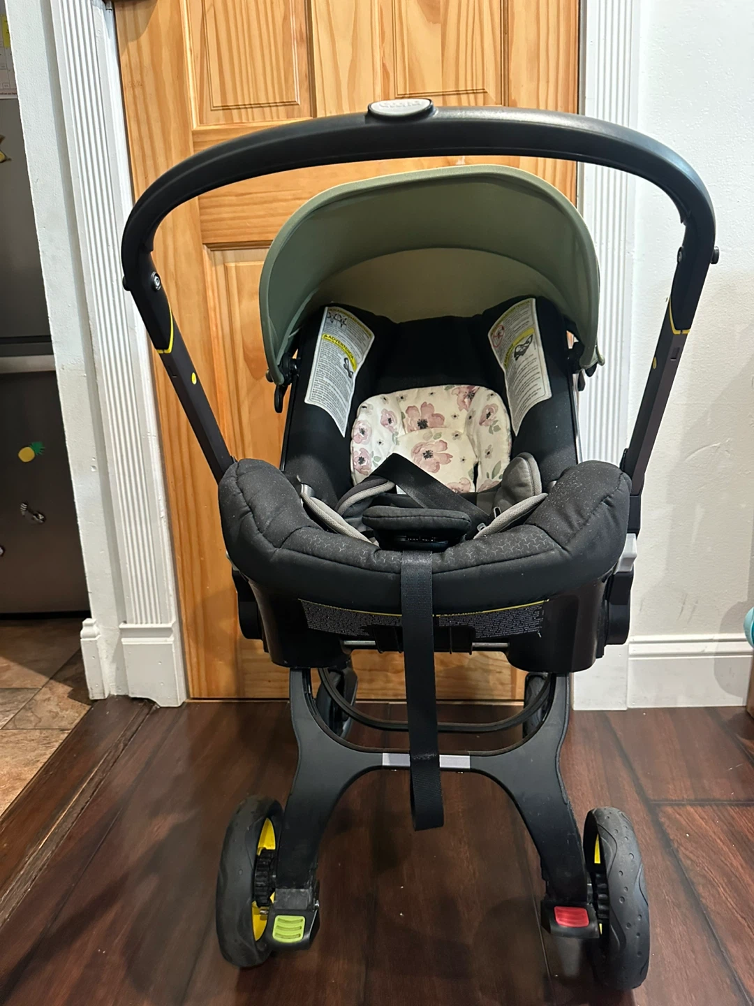 Doona Infant Car Seat & Stroller - photo 3