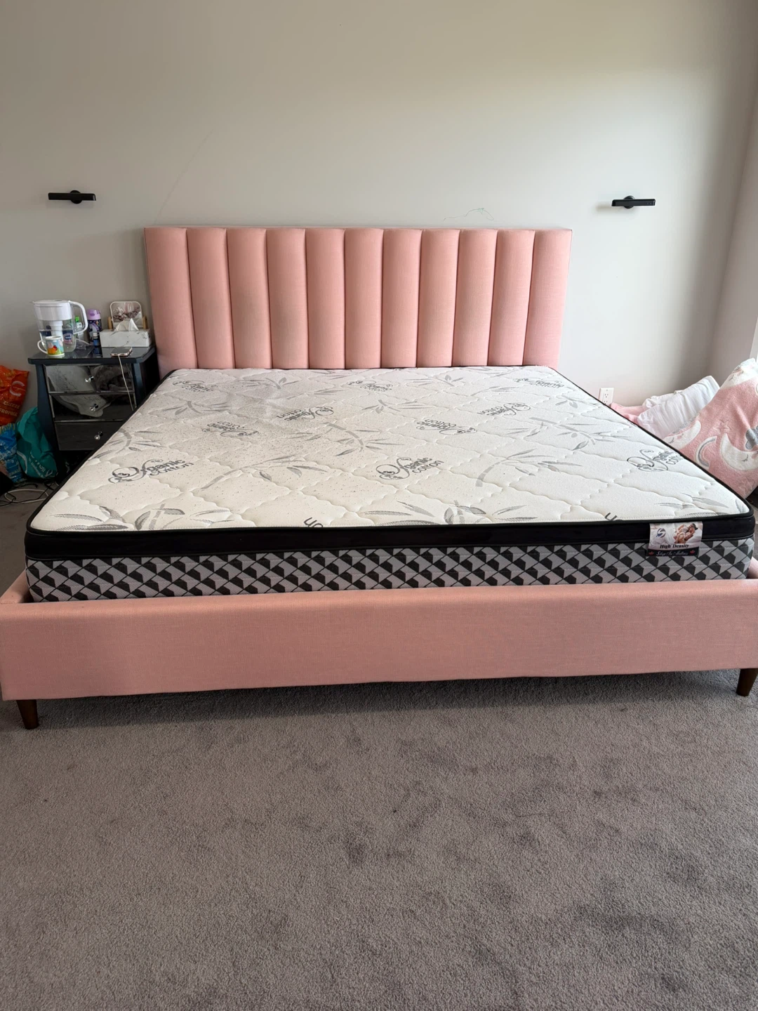 King size bed with side table - photo 2