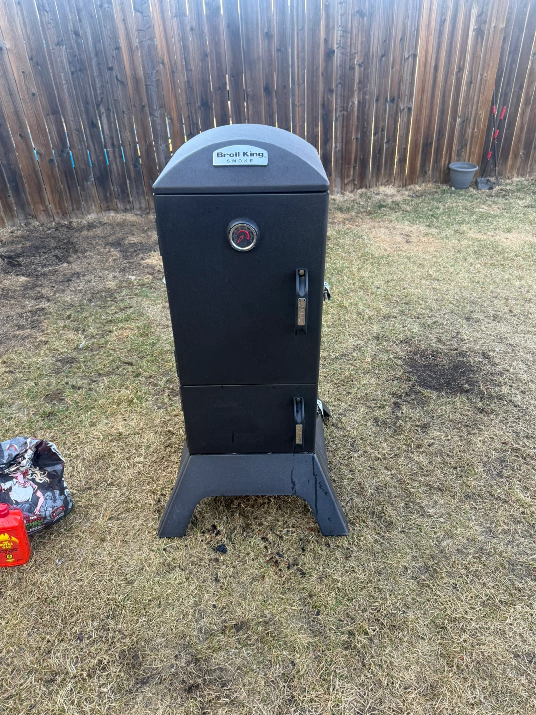 Broil King Vertical Charcoal Smoker - photo 3