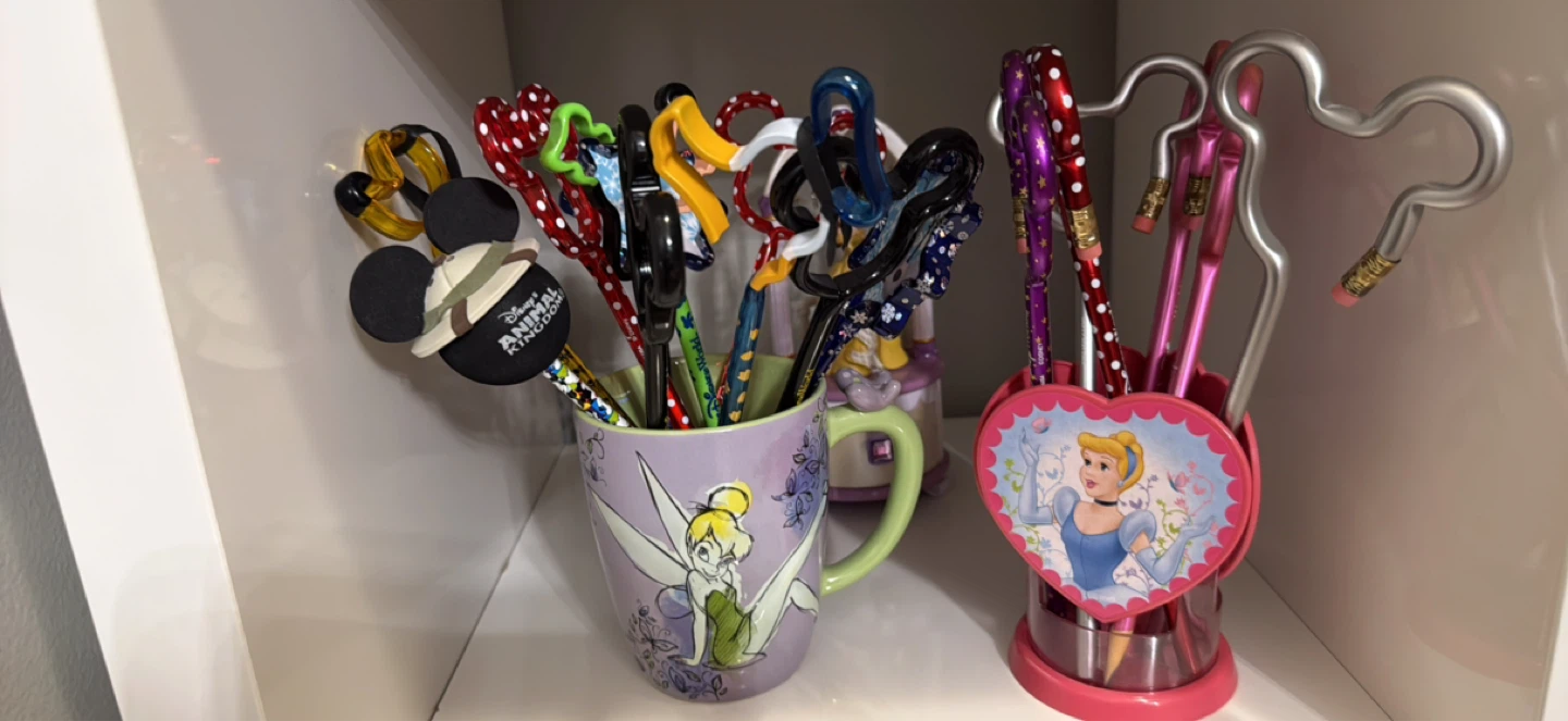 lot of Disney collectibles vanity trinket box and stationary - photo 4