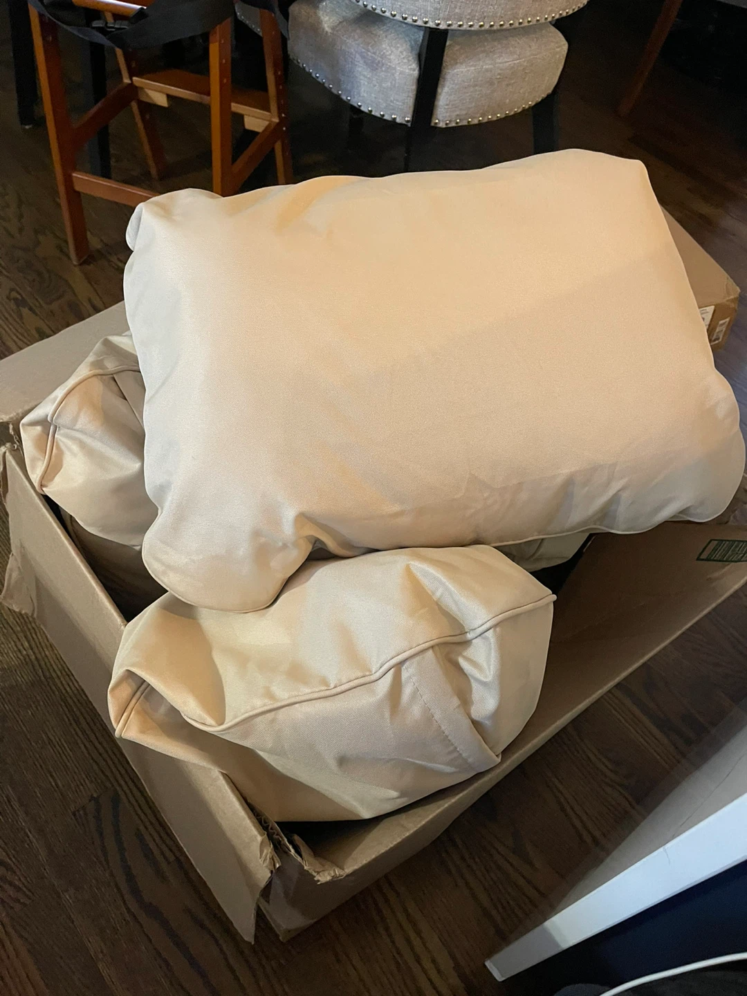 Patio pillows only: - photo 3