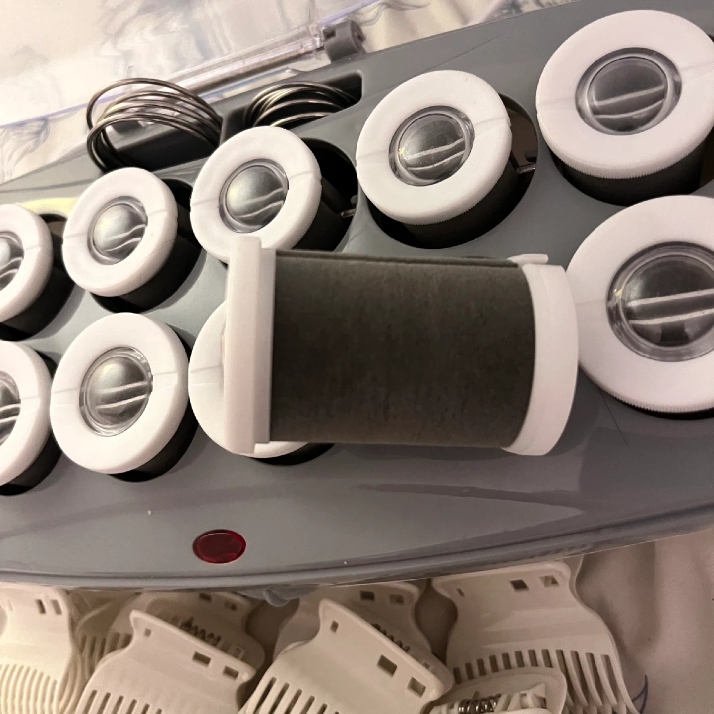 *MOVING SALE* Conair Pro Electric Hair Rollers Set with Clips - photo 2