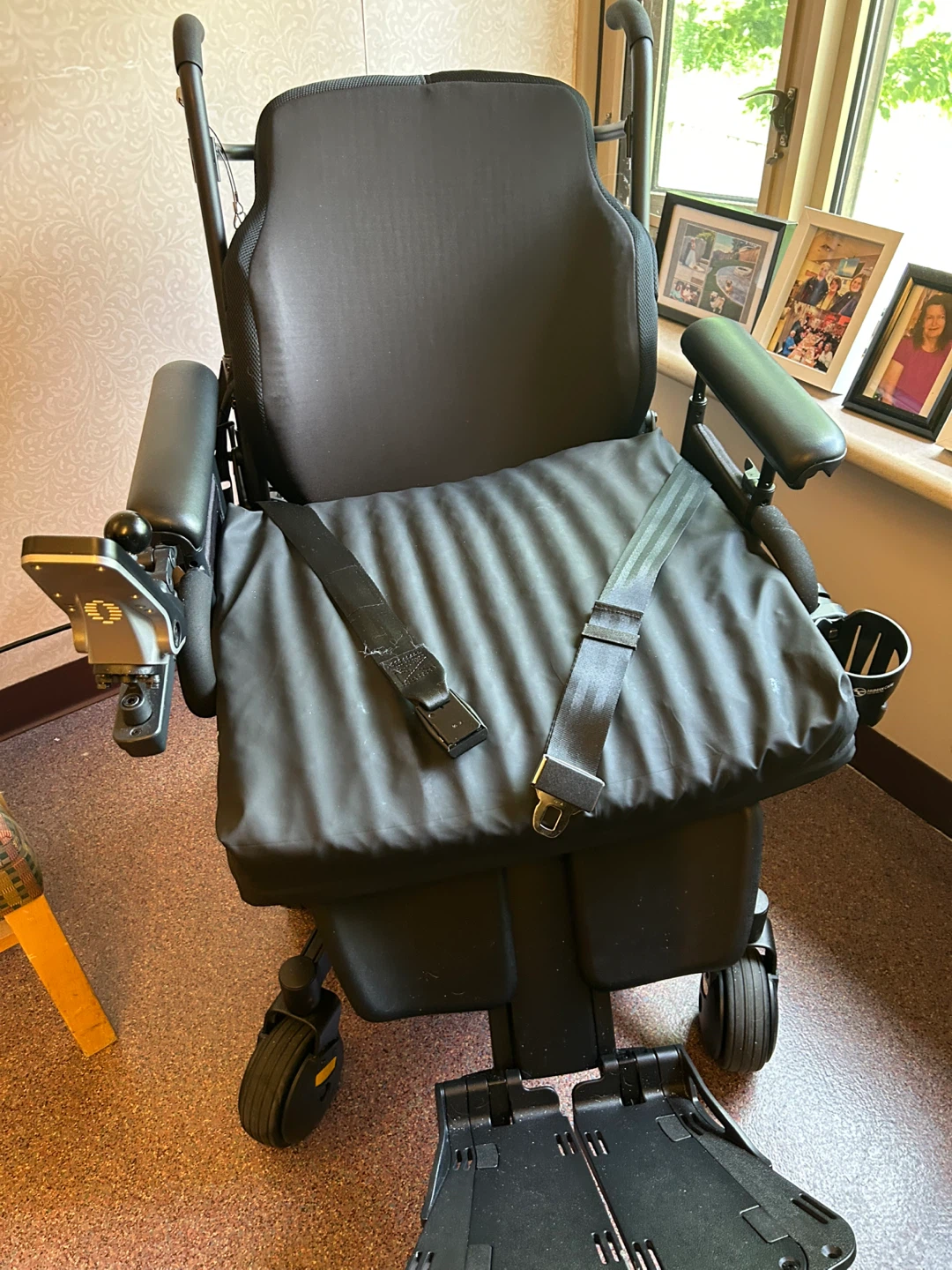 Electric wheelchair - photo 4