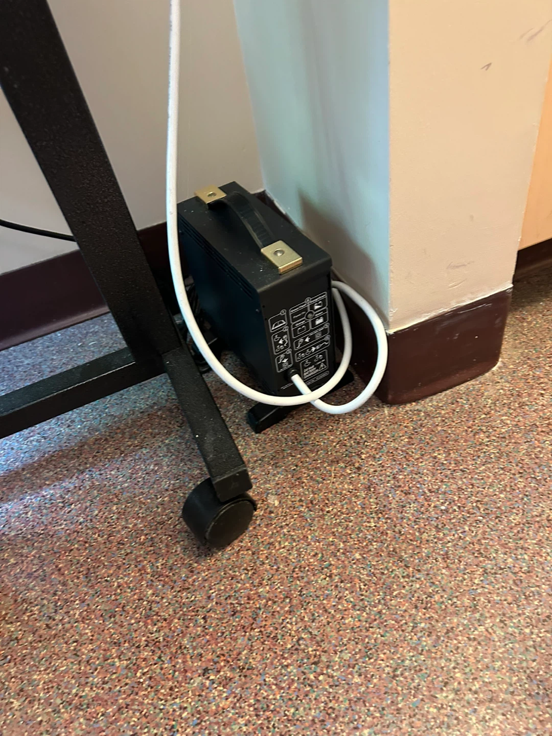 Electric wheelchair - photo 2