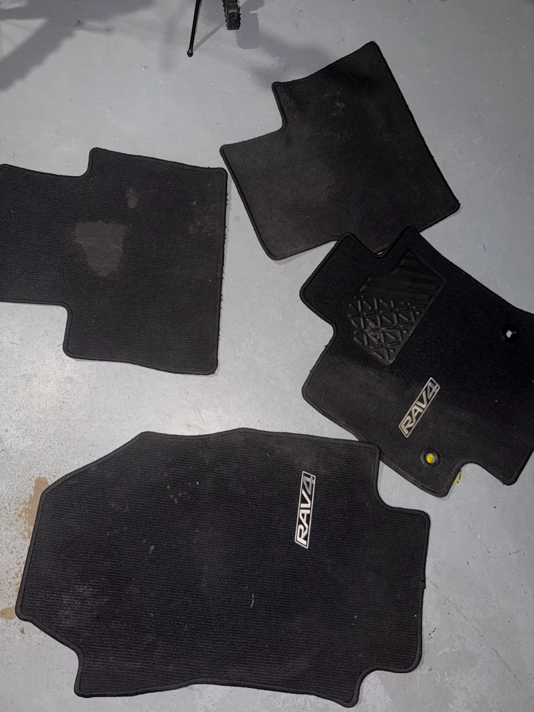 Toyota RAV4 Floor Mats Set