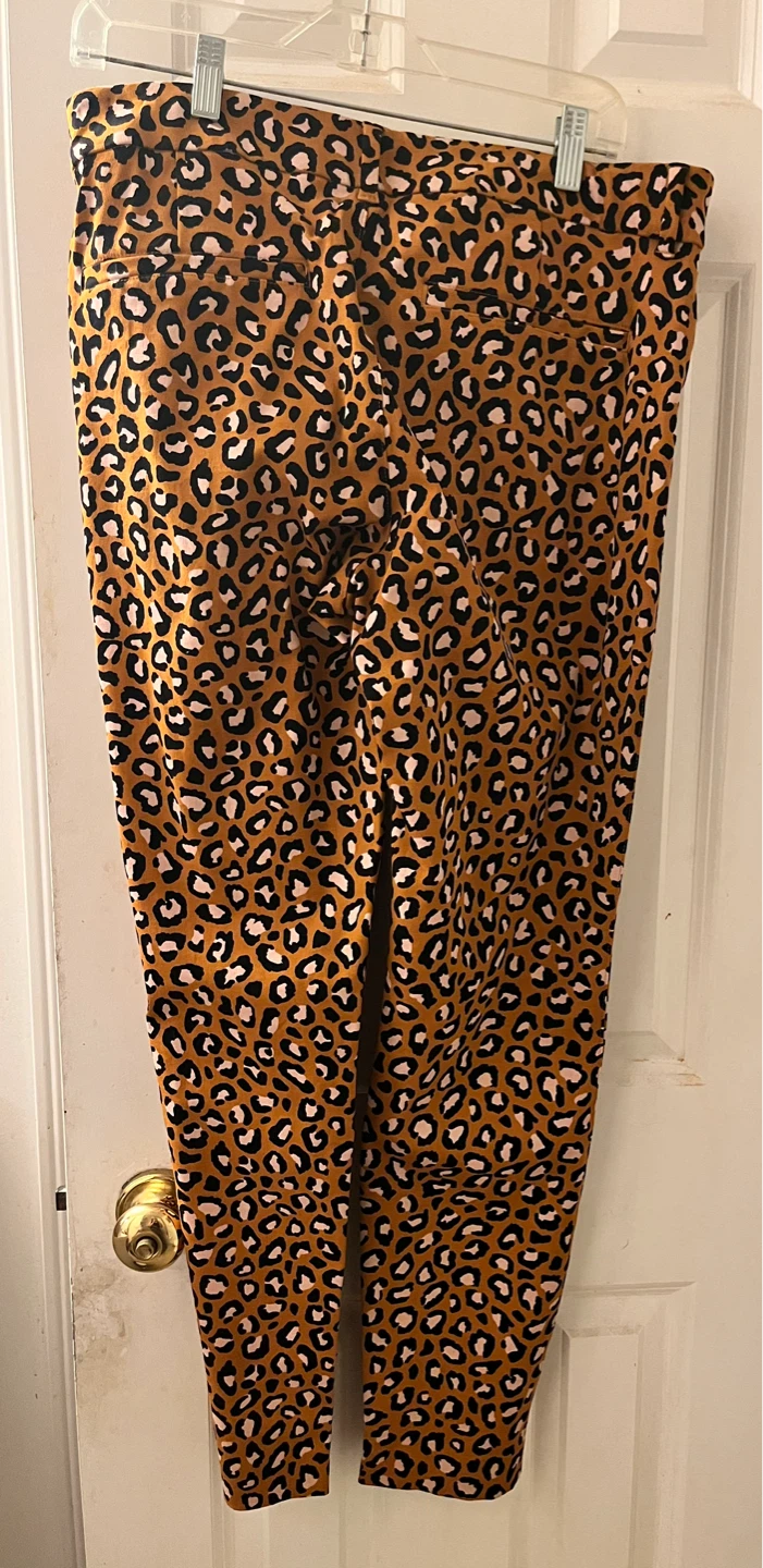 Old Navy Pixie Leopard Print Pants Size 12 - photo 4