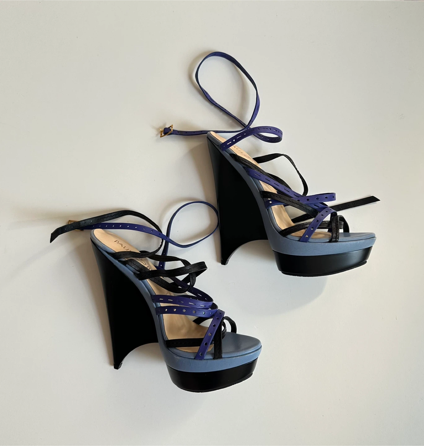 Paul & Betty Wedge Heels size 37 IT / US 6- nero fit
