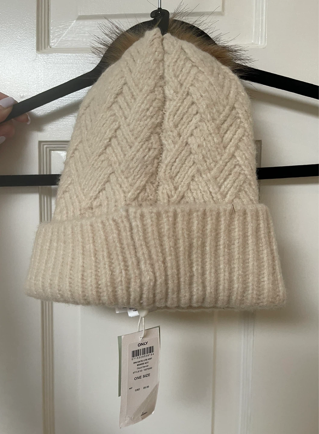 ONLY Knit Beanie with Fur Pom Pom