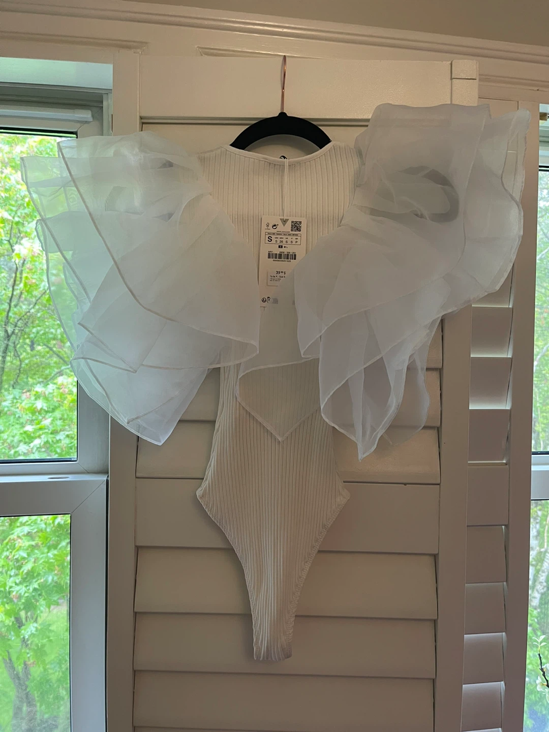 White Ribbed Bodysuit with Ruffle Sleeves - Size S - photo 2
