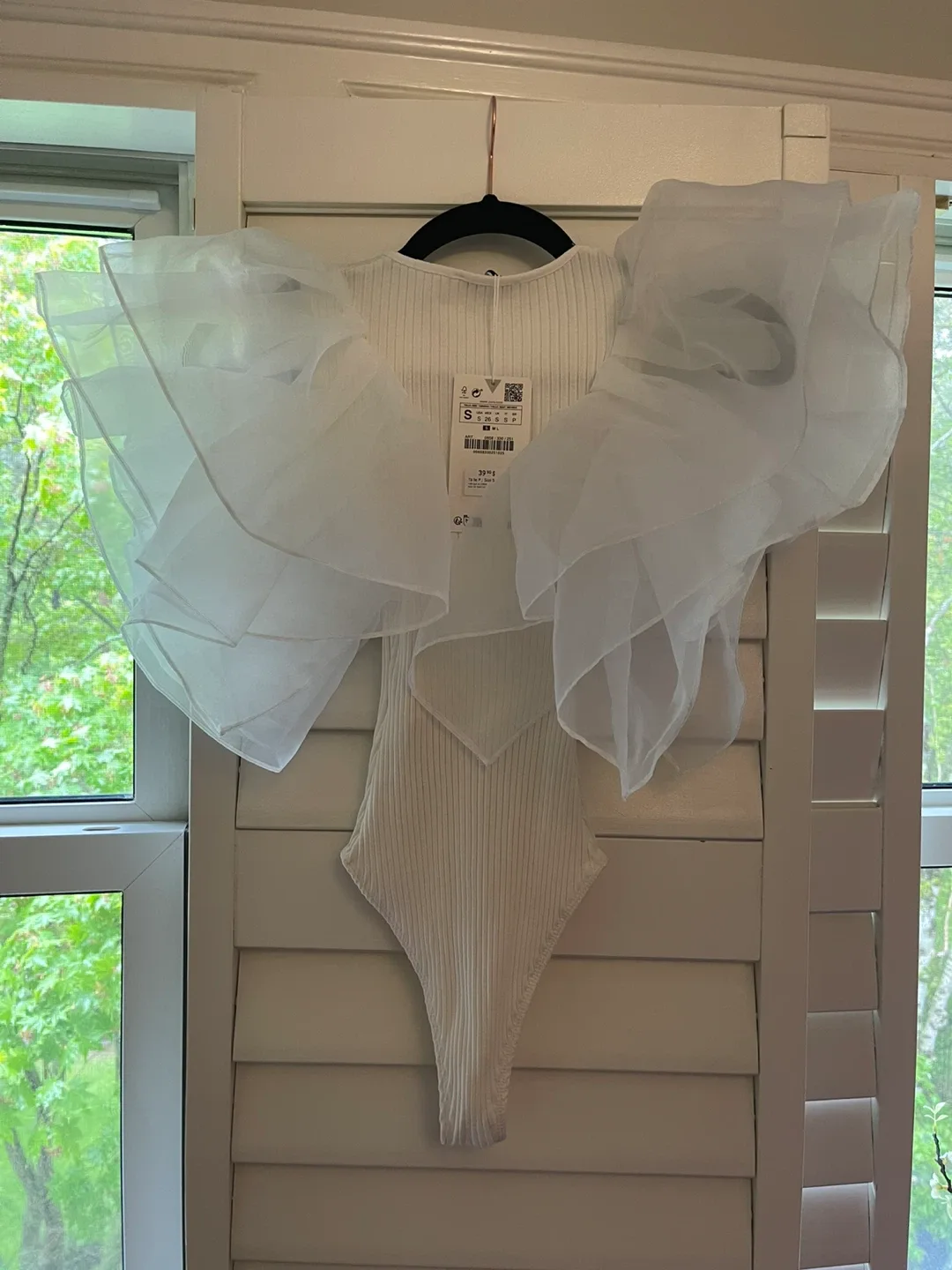 White Ribbed Bodysuit with Ruffle Sleeves - Size S - photo 2