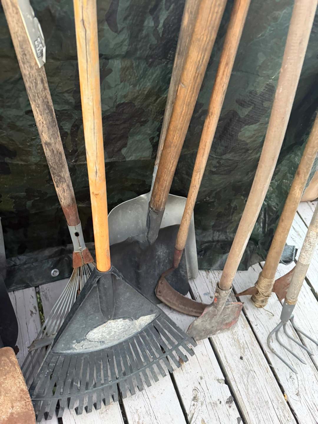 Assorted Garden Tools - 15$ each -Shovels, Rakes, Brooms & More - photo 2