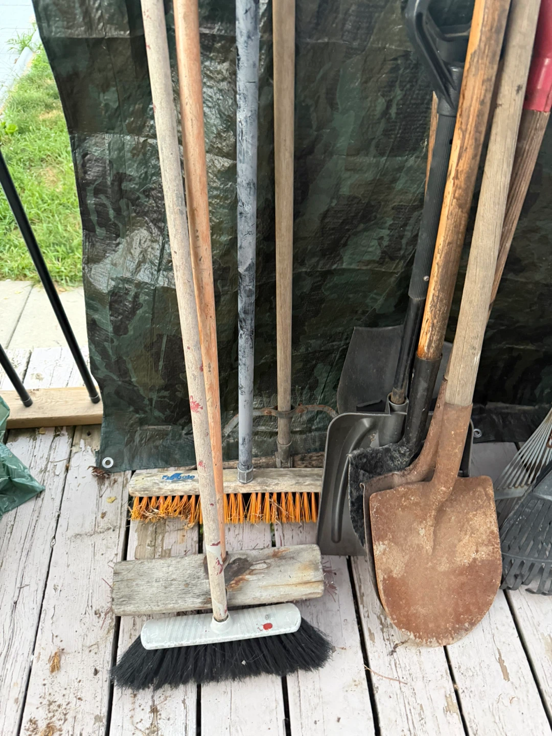 Assorted Garden Tools - 15$ each -Shovels, Rakes, Brooms & More - photo 5