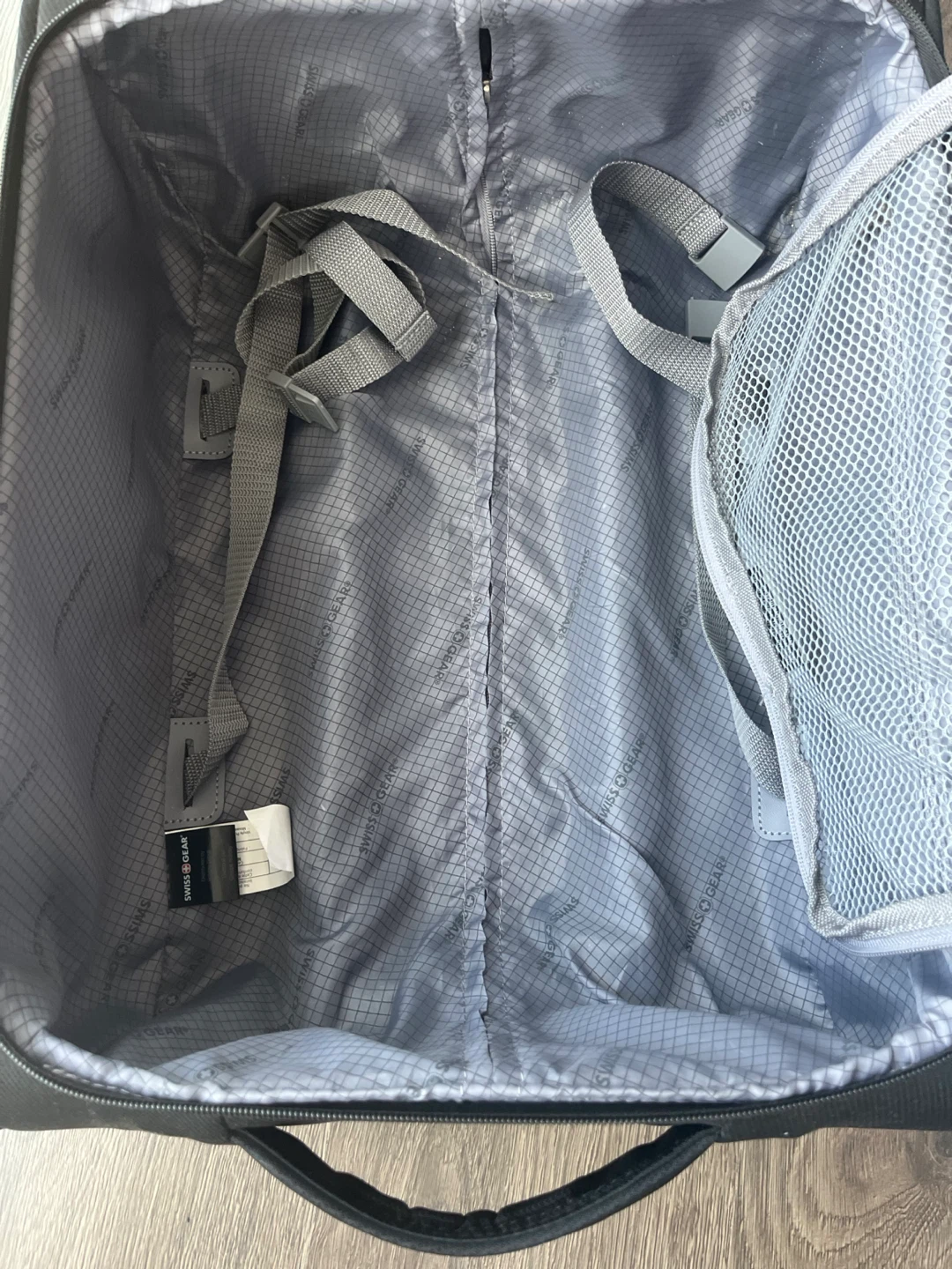 Swiss Gear Black Carry-On Spinner Luggage - photo 5