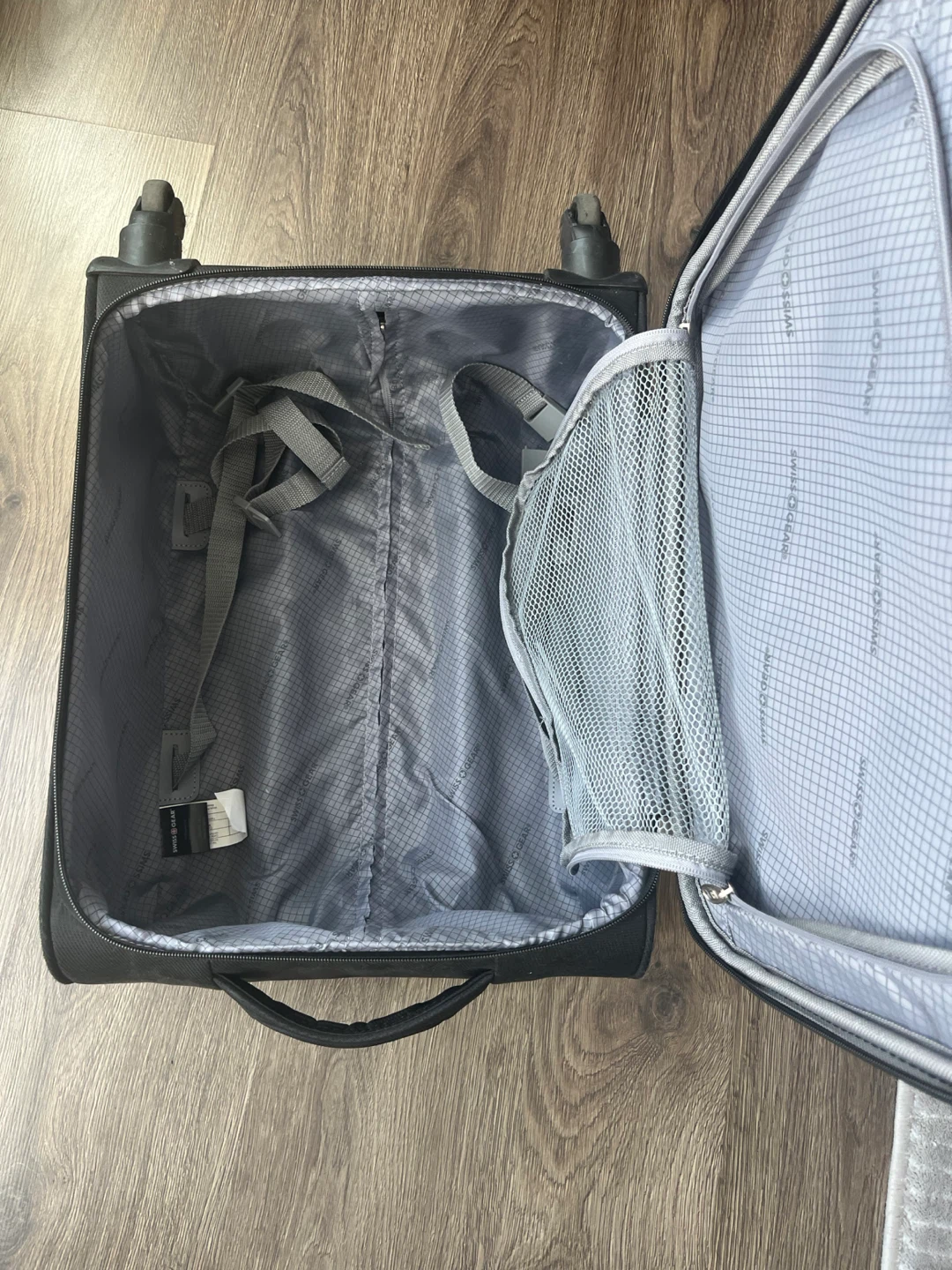 Swiss Gear Black Carry-On Spinner Luggage - photo 4