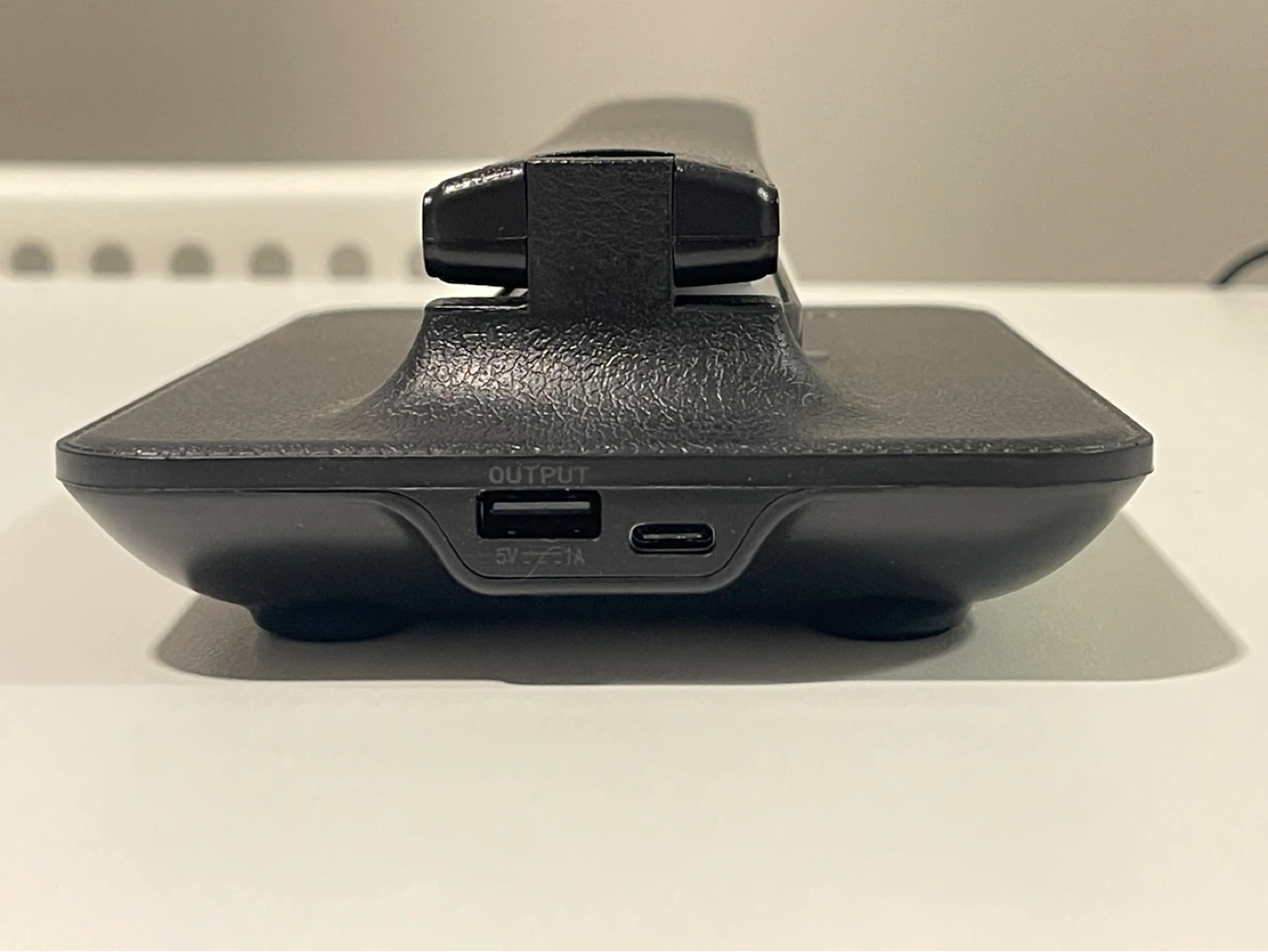 Dimmable Desk Lamp with wireless charger - photo 2
