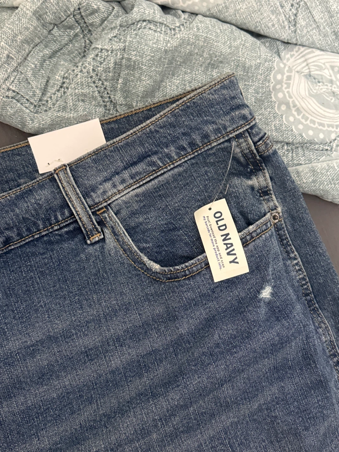 Old Navy Mid-Rise Boyfriend Jean Shorts Size 28 - photo 3