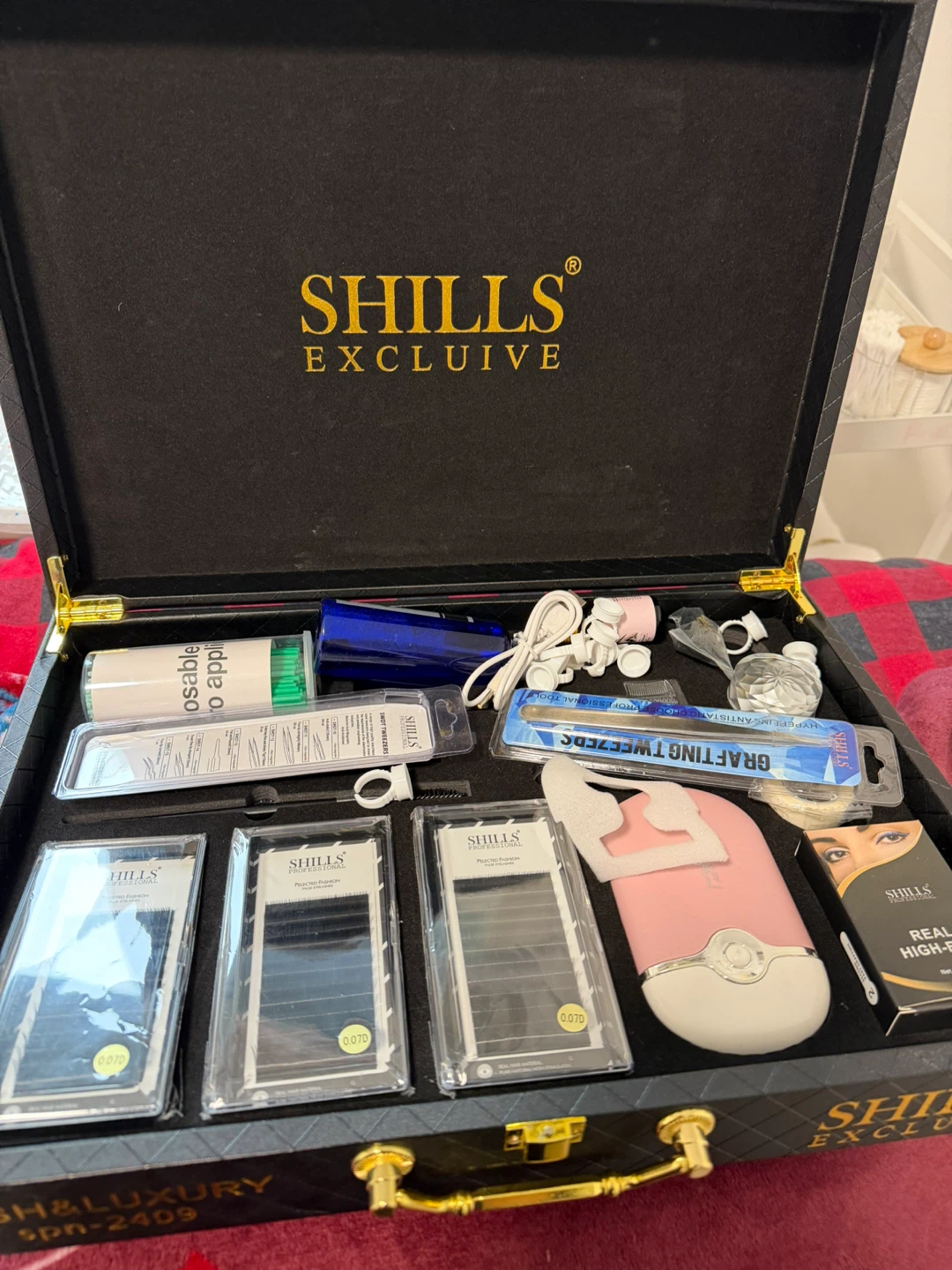 Shills Exclusive Lash & Luxury Kit - photo 2