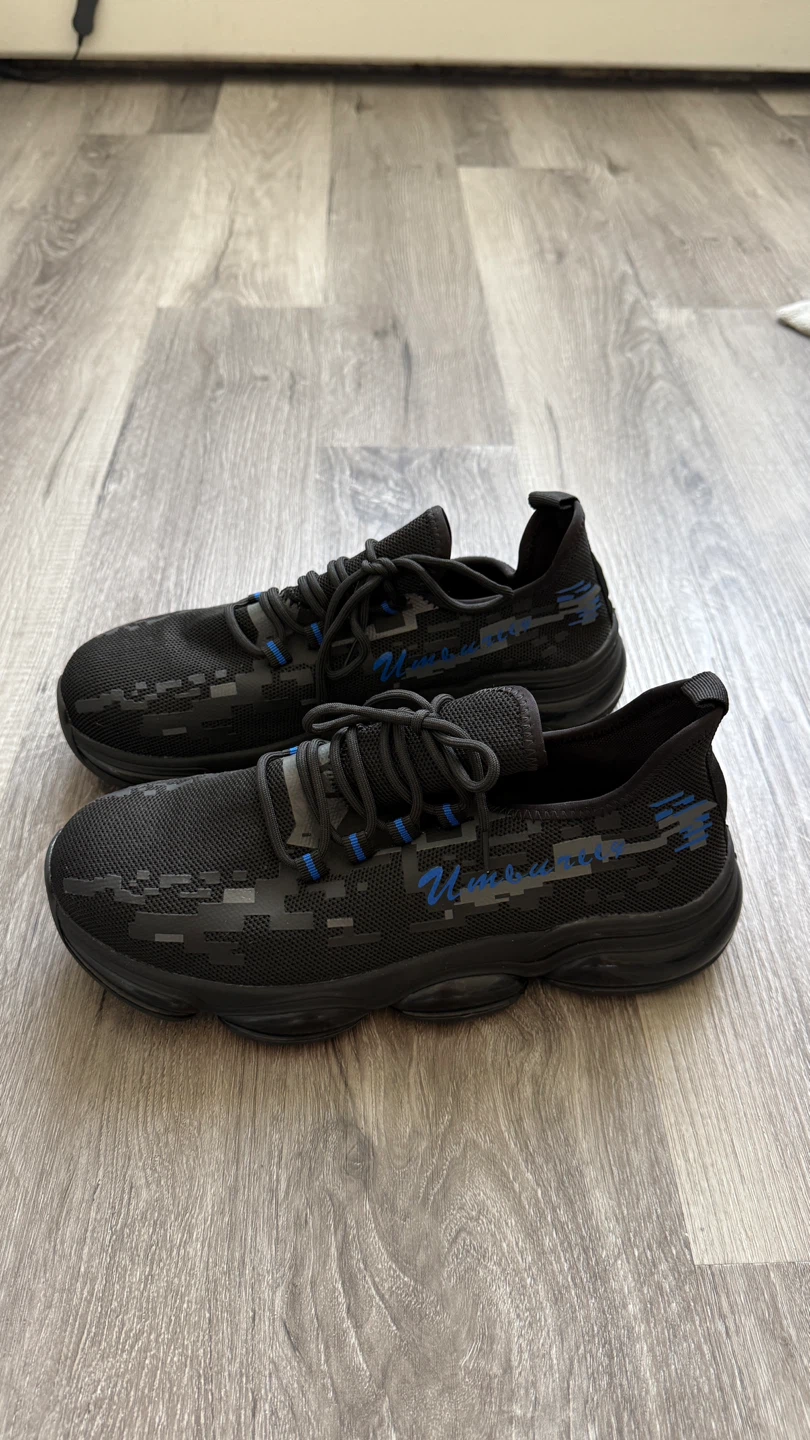 Size US 9,5 Steel Toe Sneakers Size