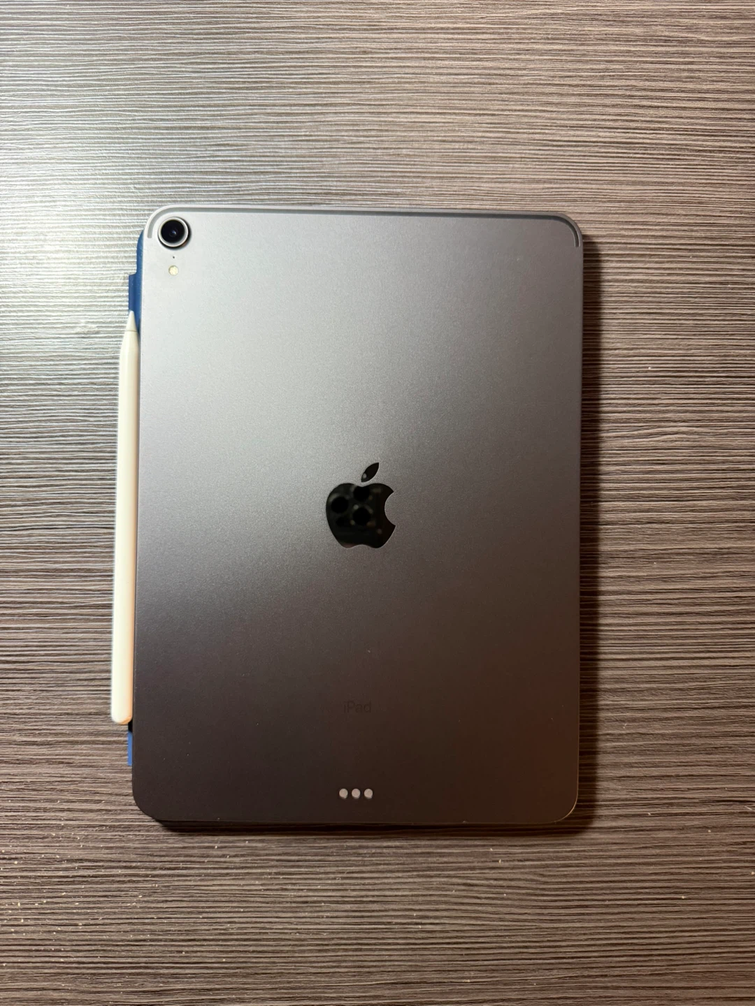 Pad Pro 11” Space Grey 256GB with Apple Pencil for $500
