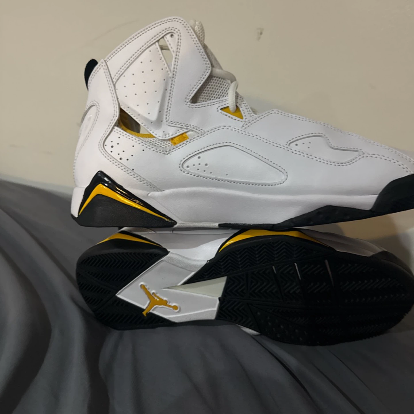 Jordan True Flight Men's Sneakers White/Yellow US 11.5 - photo 3
