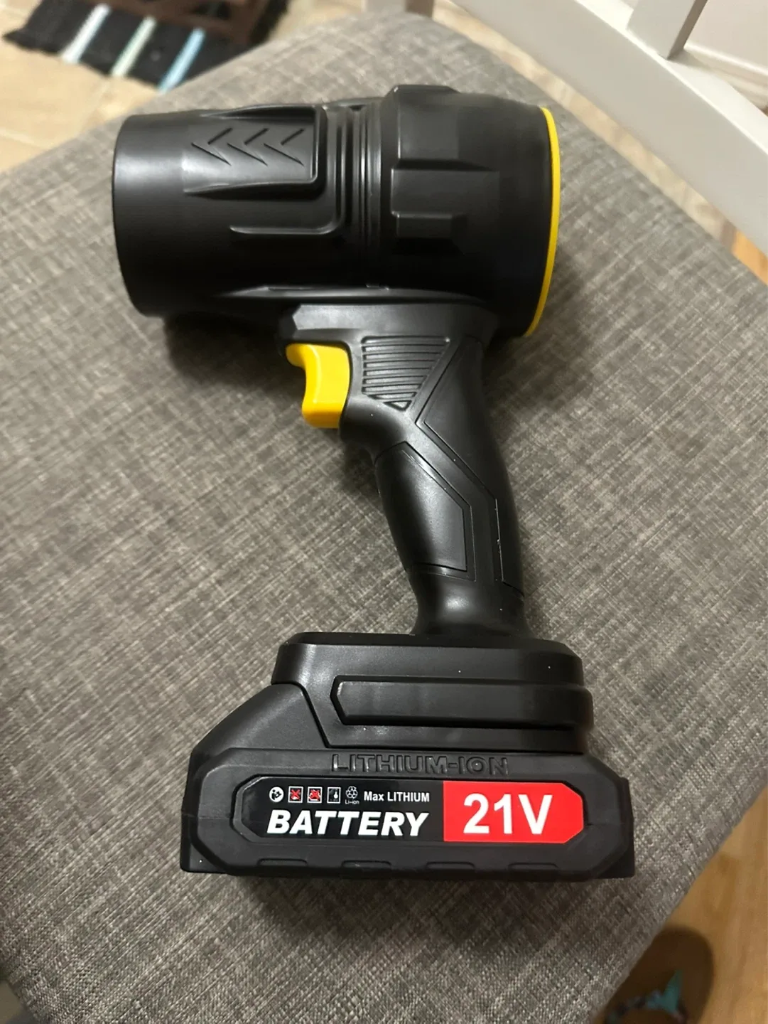 21V Lithium-Ion Battery Powered Flashlight