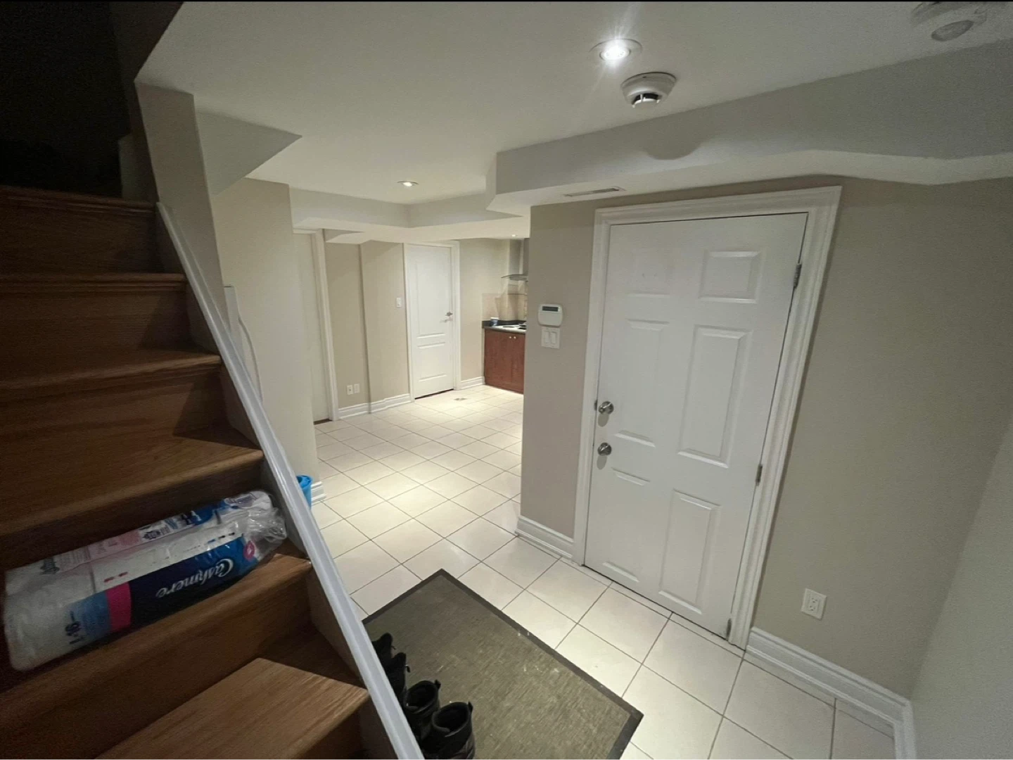 Private Room for Rent – Etobicoke (Auld Croft Rd) - photo 4