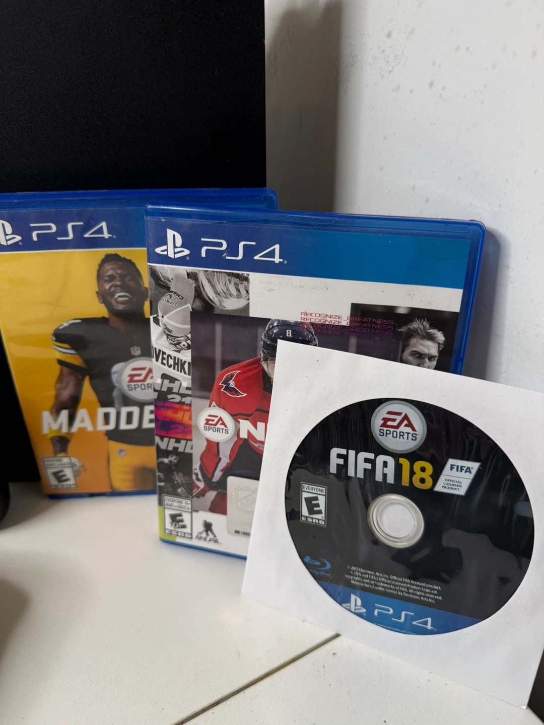 PlayStation 4 500Gb - photo 3