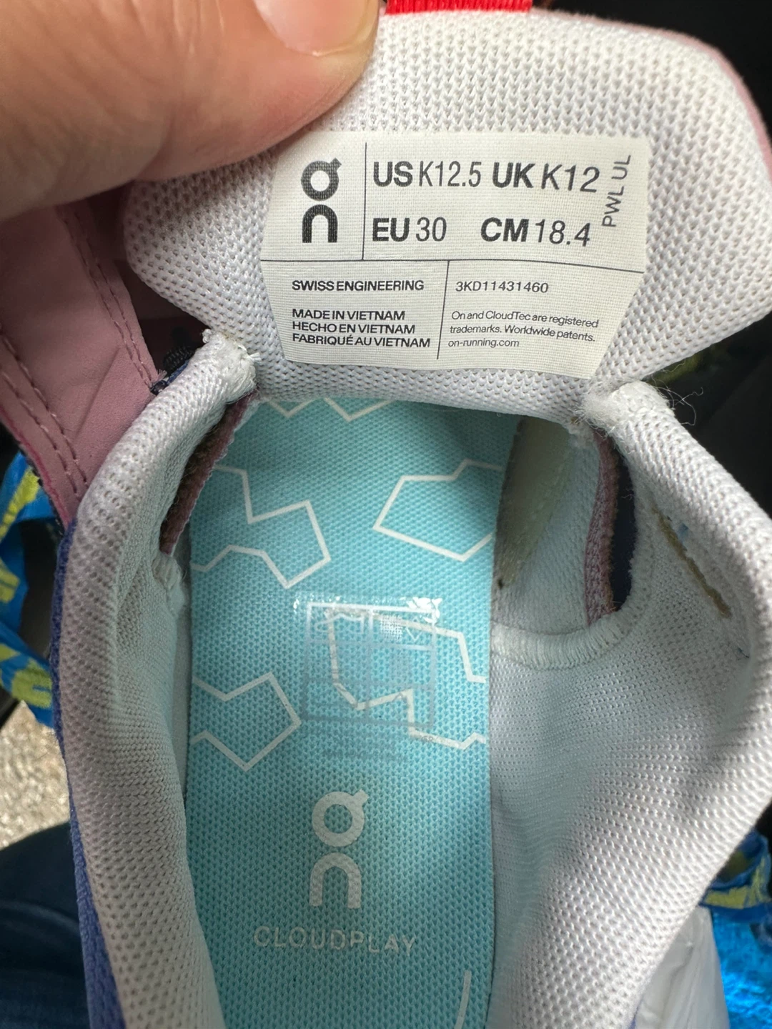 On Cloudplay Running Shoes - photo 2