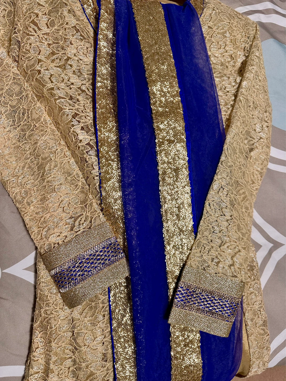 Gold Embroidered Kurti with Blue Dupatta - photo 4