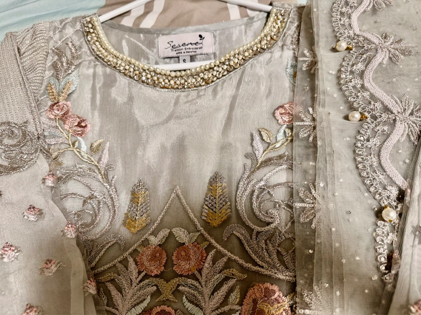 Sesena Embroidered Grey Dress with Dupatta - Size S - photo 4