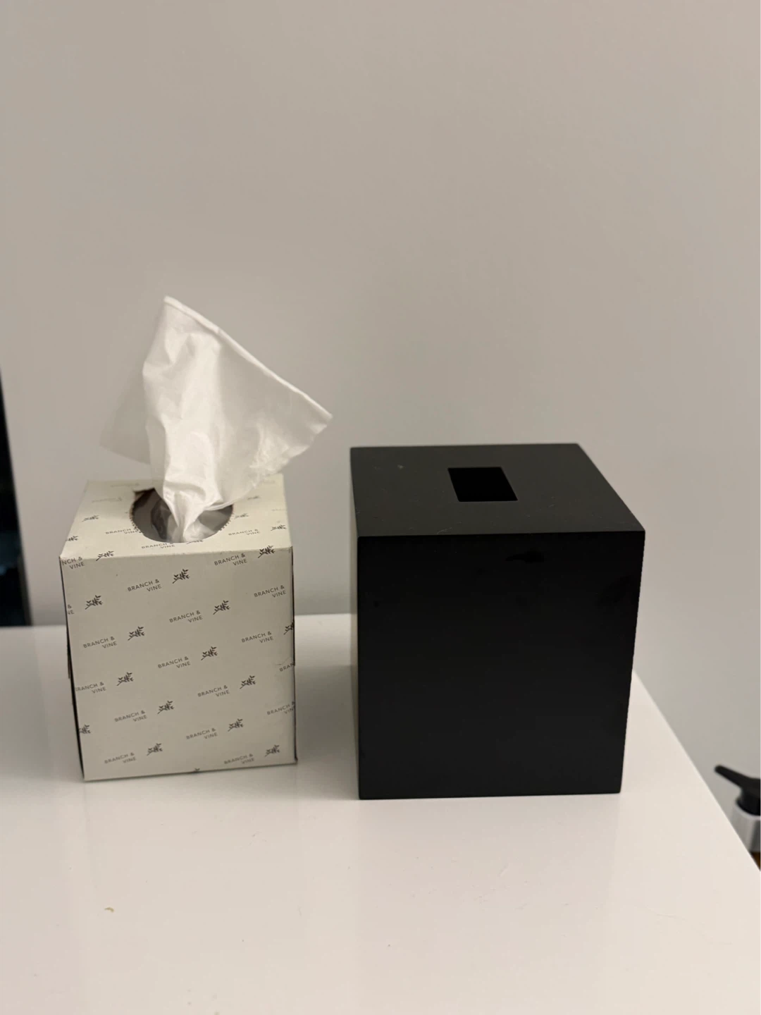 Modern Black Acrylic Tissue Box Cover - photo 2
