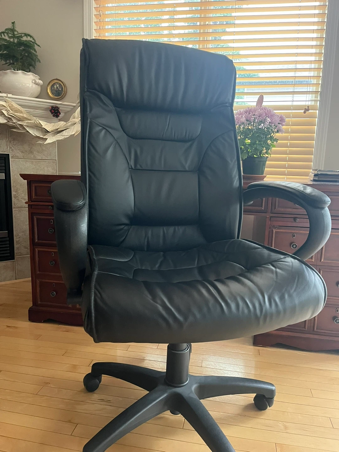 Black Faux Leather Office Chair - photo 3