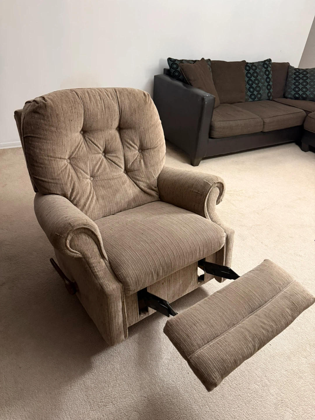 Comfortable Recliner Chair - photo 3