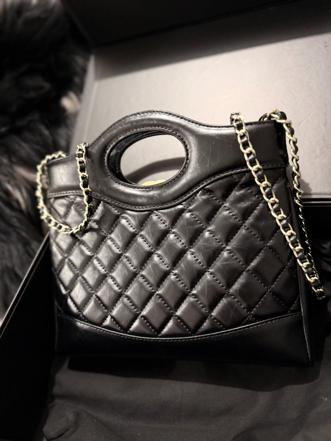 Chanel Crumpled Calfskin Quilted Mini 31 Shopping Bag Black - photo 2