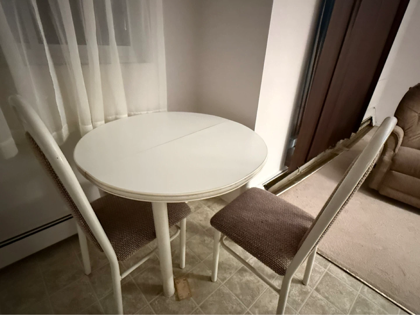 White Round Dining Table with 4 Chairs