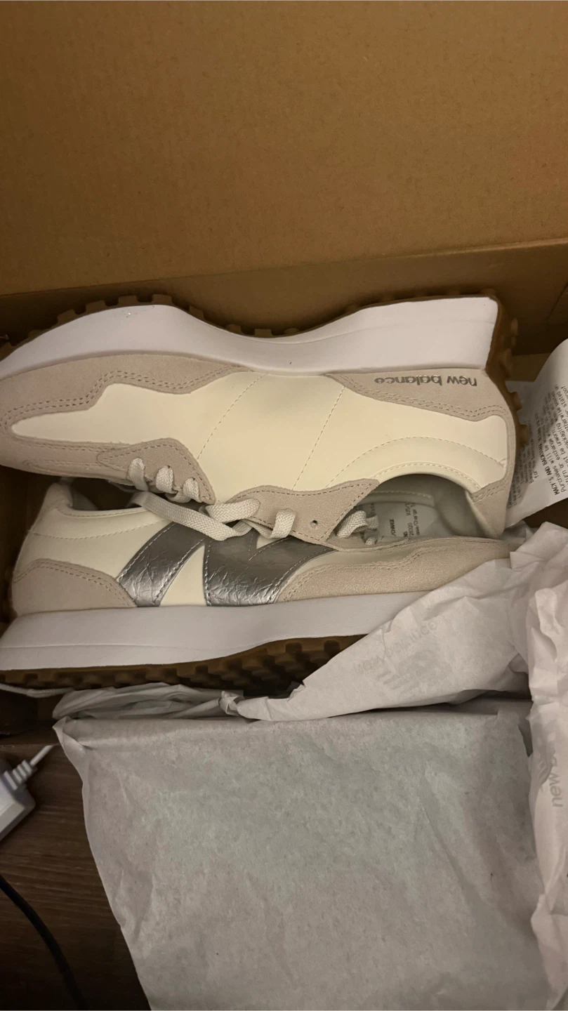 Selling Women’s New Balance Sneakers - photo 2