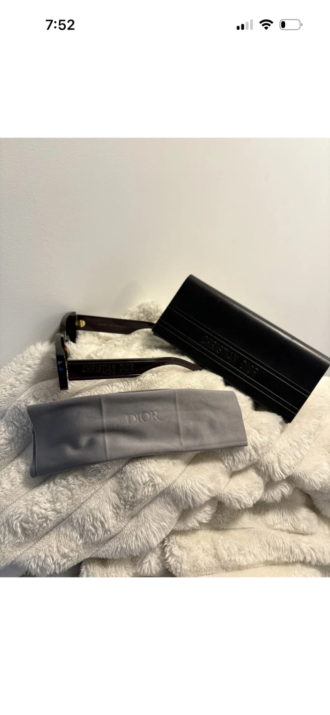 $300dior wildior s2u sunglasses w case&lens wipe