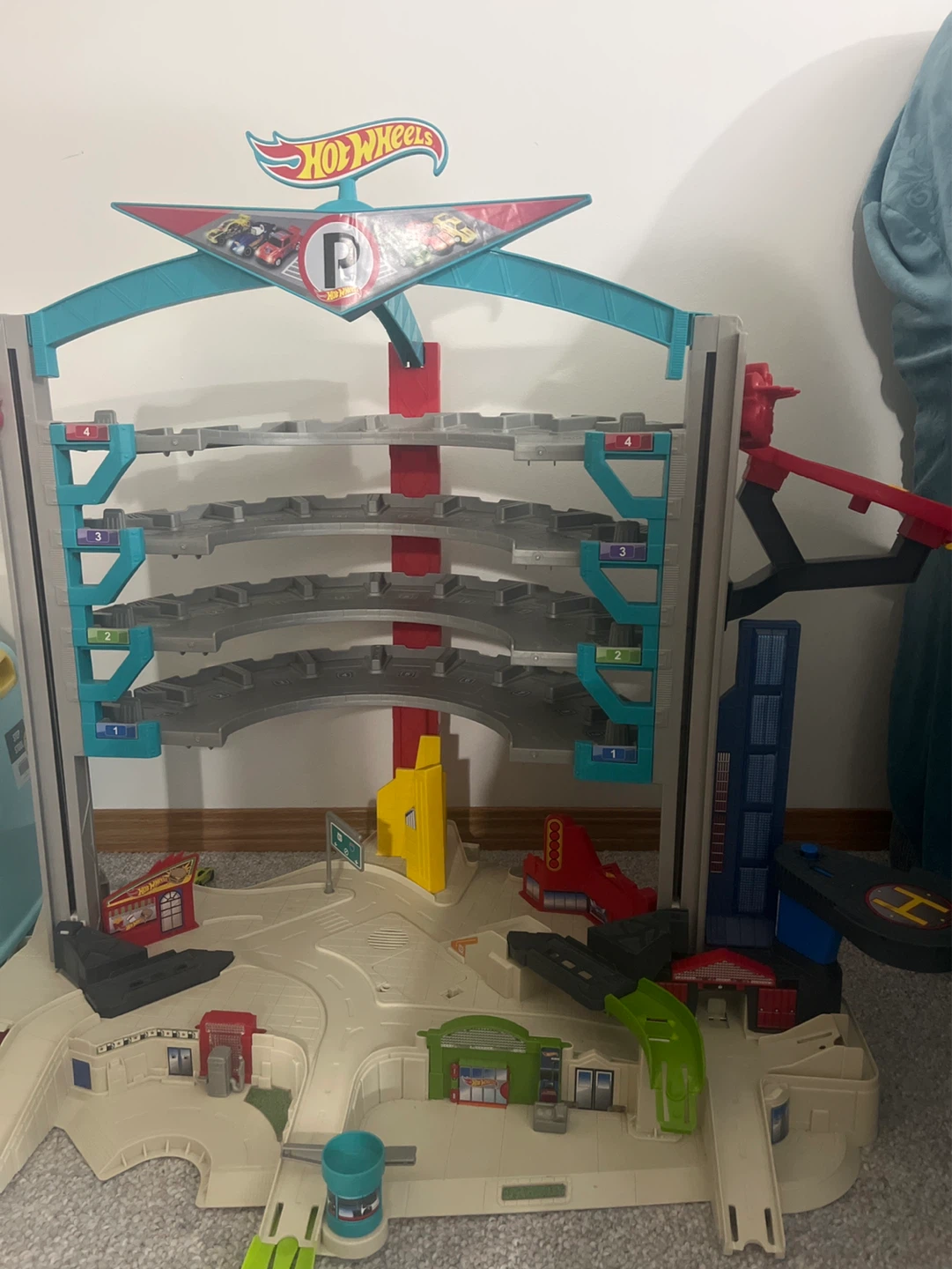 Hot Wheels Multi-Level Garage Playset