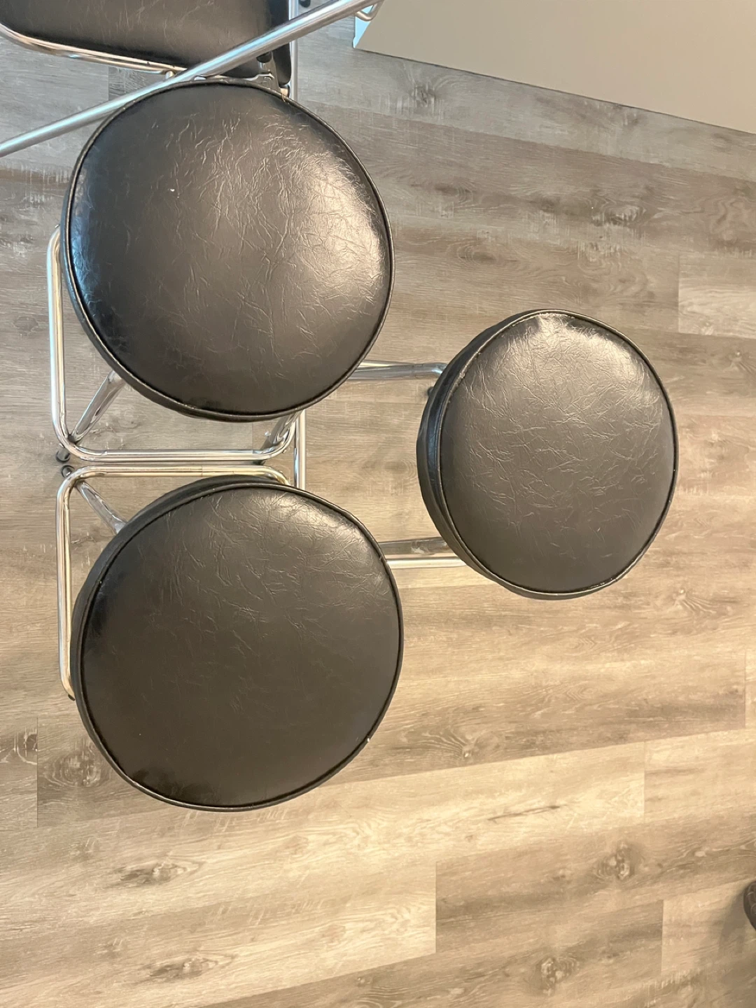 MCM Vinyl & Chrome Bar Stools & Fold Up Chairs Lot - photo 4