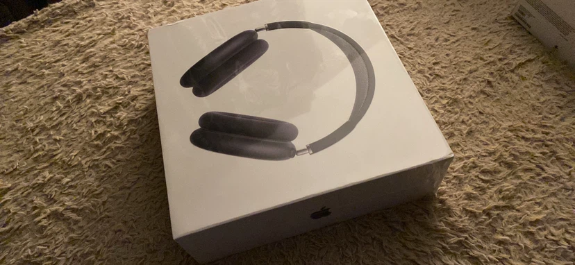 Apple AirPods Max with Smart Case