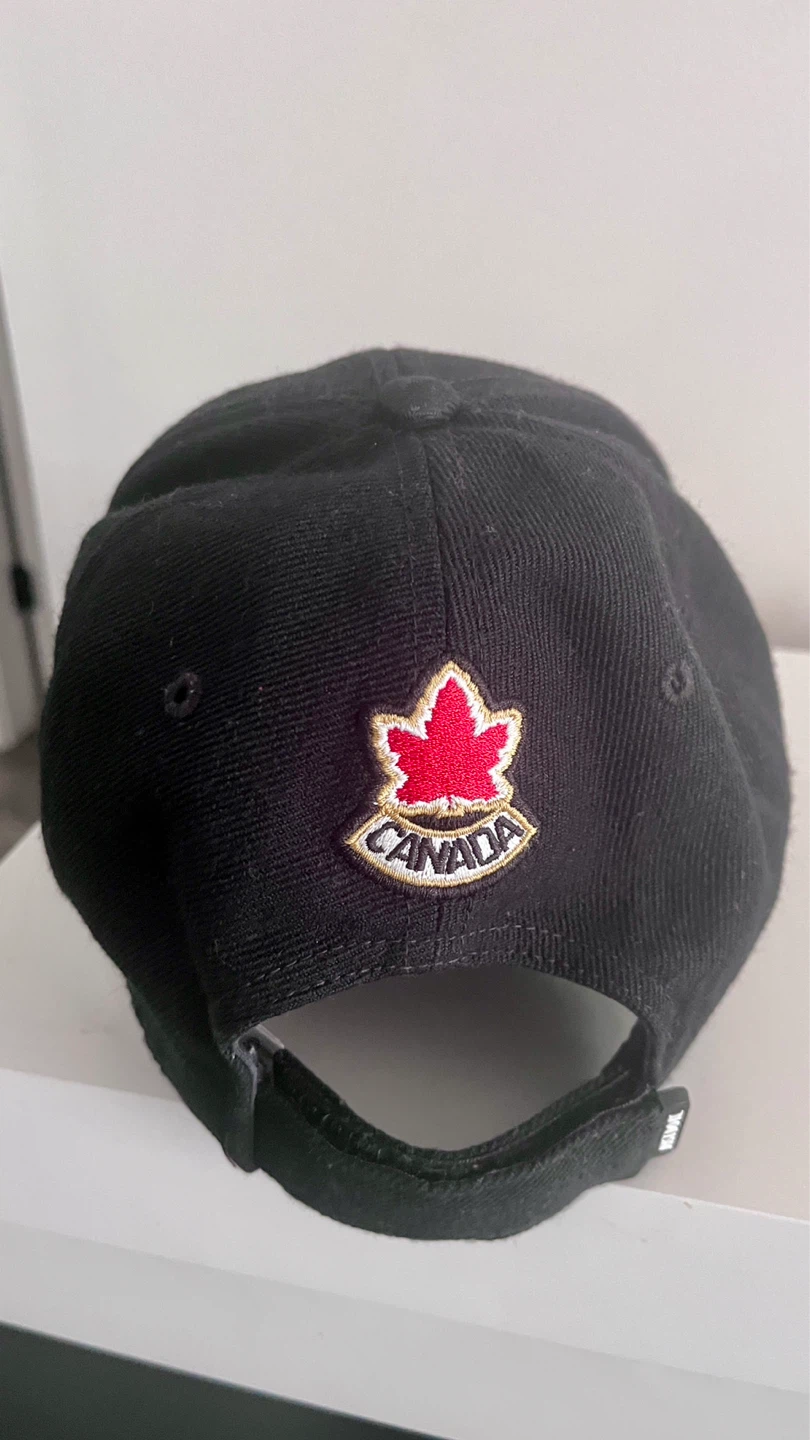 YOUTH Nike Team Canada Hockey Embroidered Baseball Cap - photo 2