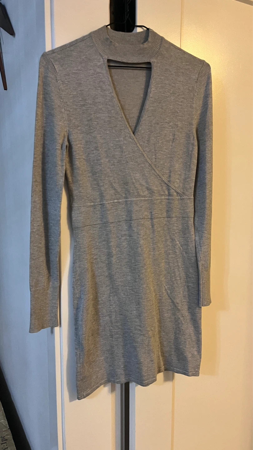 DYNAMITE Grey Knit Wrap Dress with Cutout - P/S