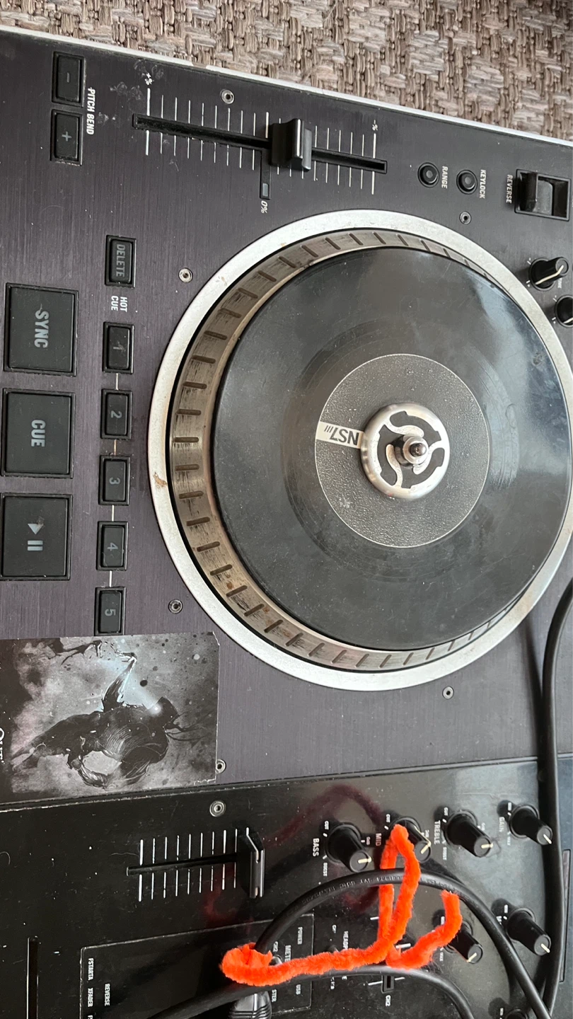 Numark NS7 DJ Controller - photo 4