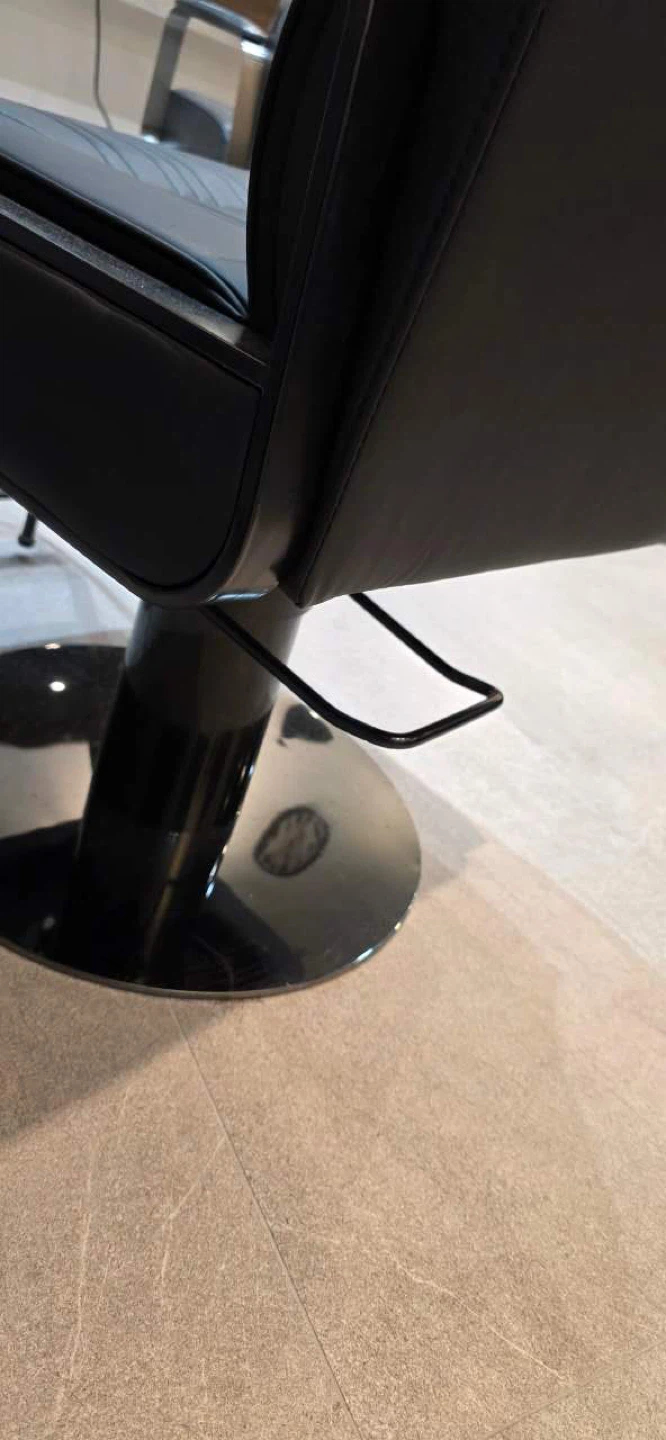 Black Barber Chair with Footrest - photo 5